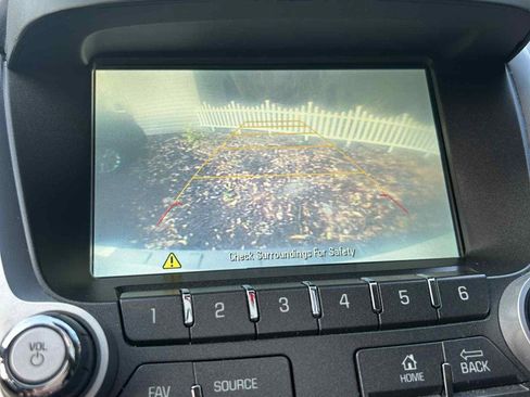 Used 2015 GMC Terrain SLE w/ Cargo Package image 8