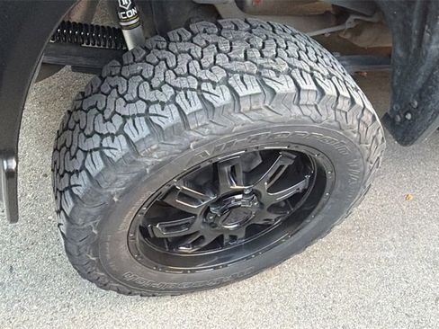 Used 2016 Toyota Tundra SR5 image 9