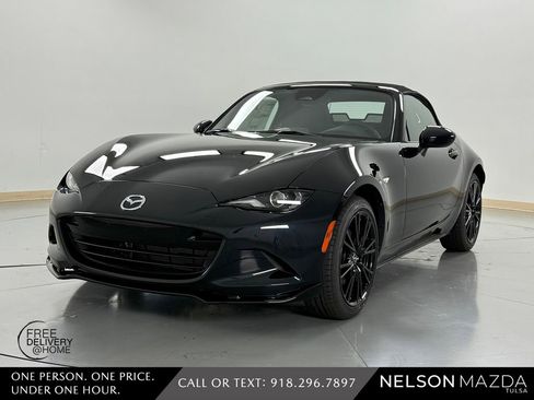 New 2026 MAZDA MX-5 Miata Club w/ Interior Package RWD image 1
