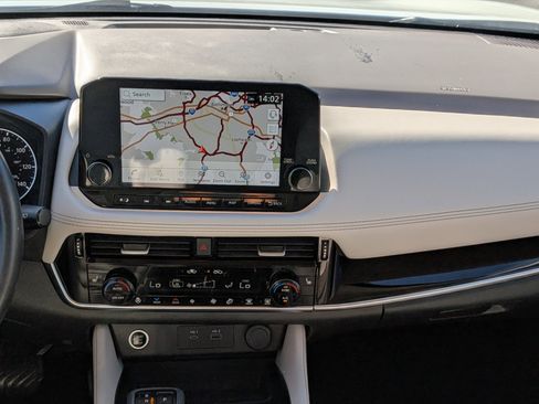 Used 2023 Nissan Rogue SL w/ SL Premium Package image 18