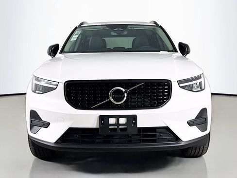 New 2026 Volvo XC40 B5 Core image 2