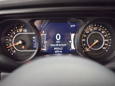 Used 2024 Jeep Gladiator Sport image 11