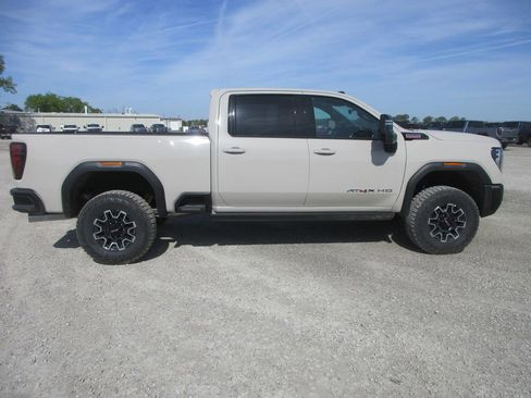 New 2026 GMC Sierra 2500 AT4X AWD/4WD image 3