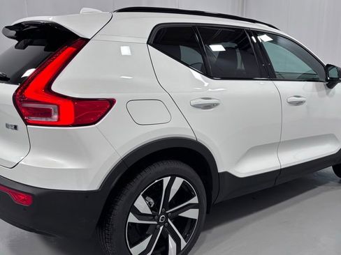New 2026 Volvo XC40 B5 Plus AWD/4WD image 6