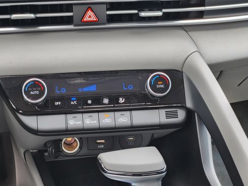 New 2025 Hyundai Elantra Sport image 12