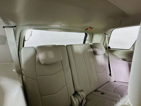 Used 2020 Cadillac Escalade Premium Luxury AWD/4WD image 33