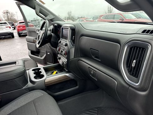 Certified 2020 Chevrolet Silverado 1500 RST image 36