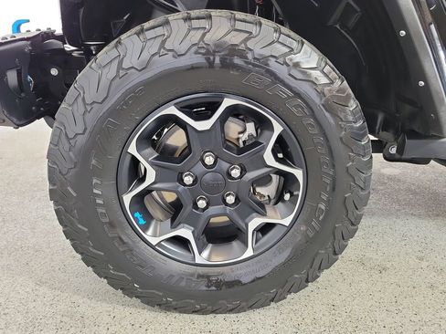 Used 2023 Jeep Wrangler Unlimited Rubicon 4xe w/ Steel Bumper Group AWD/4WD image 9