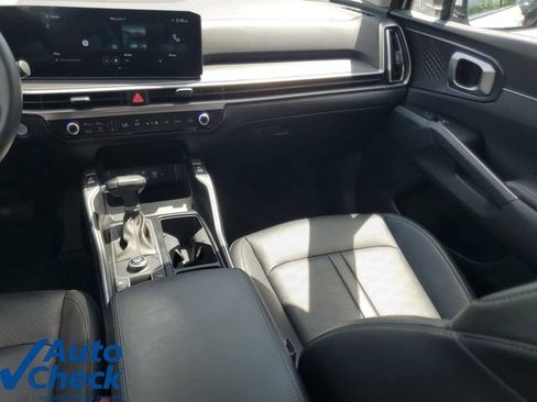 Used 2024 Kia Sorento S w/ Panoramic Sunroof Package FWD image 15