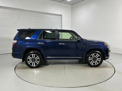 Used 2019 Toyota 4Runner Limited AWD/4WD image 36