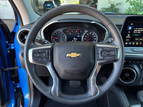 Used 2025 Chevrolet Blazer LT FWD image 29