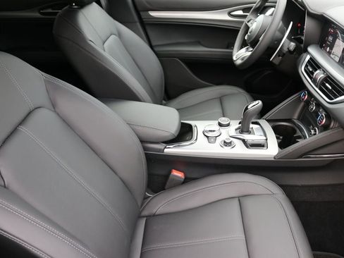 New 2025 Alfa Romeo Stelvio Sprint image 35