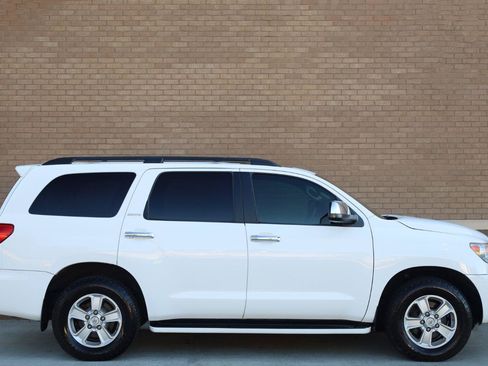 Used 2008 Toyota Sequoia Limited AWD/4WD image 3