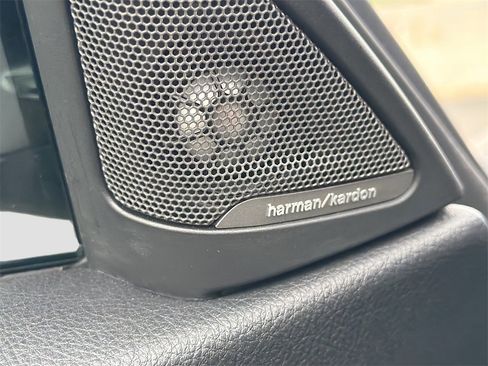 Used 2020 BMW M4 Convertible w/ Competition Package image 19