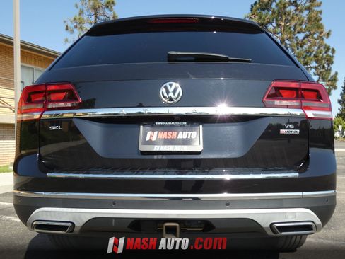 Used 2018 Volkswagen Atlas SEL AWD/4WD image 10
