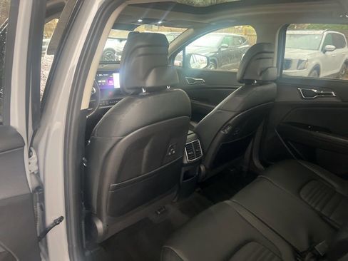 Certified 2023 Kia Sportage SX image 9