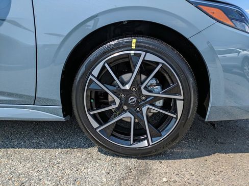 New 2025 Nissan Sentra SR w/ SR Premium Package image 11