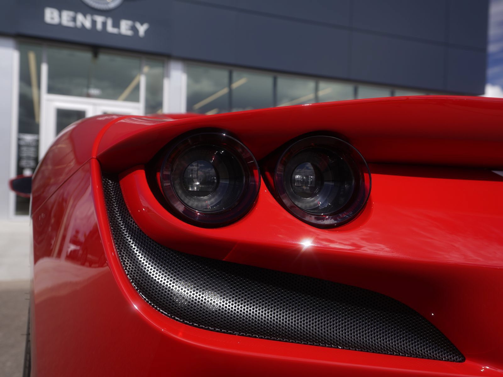 Used 2023 Ferrari F8 Tributo RWD image 23