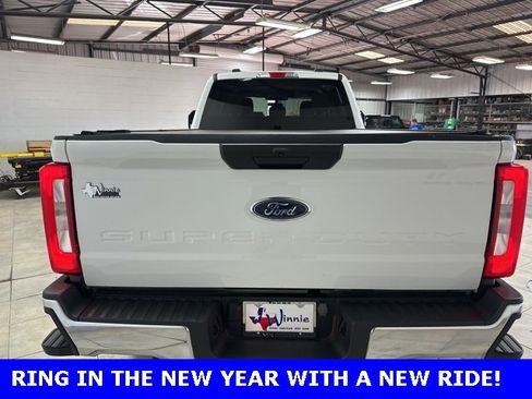Used 2024 Ford F350 XLT image 7