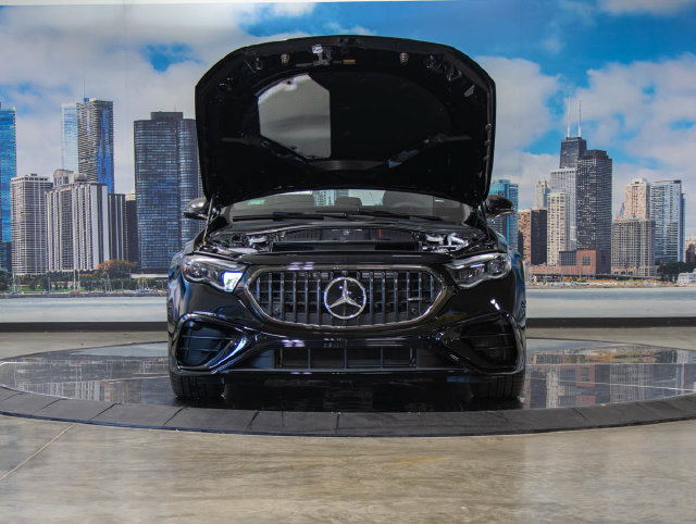 Used 2027 Mercedes-Benz E 53 AMG e 4MATIC Wagon image 3