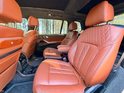 Used 2024 BMW X7 xDrive40i w/ M Sport Package AWD/4WD image 14