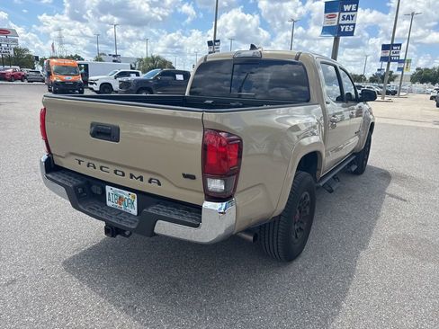Used 2018 Toyota Tacoma SR5 RWD image 10