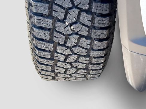 Used 2024 Chevrolet Silverado 2500 Custom w/ Custom Value Package image 44