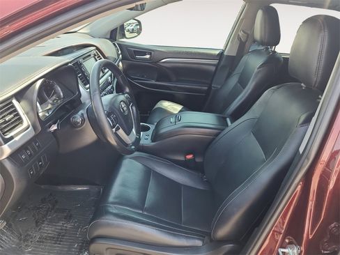 Used 2019 Toyota Highlander Limited image 9