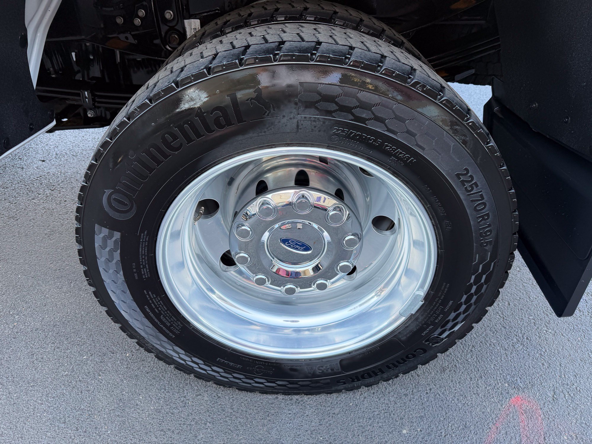 Used 2025 Ford F450 Platinum w/ FX4 Off-Road Package AWD/4WD image 13