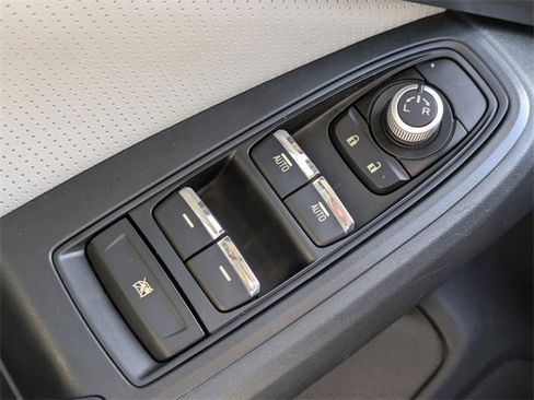 Used 2019 Subaru Crosstrek 2.0i Limited w/ Popular Package #4 image 18