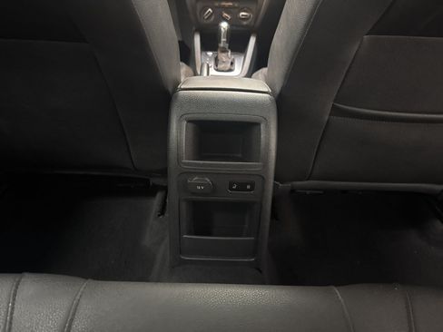 Used 2013 Volkswagen Jetta SEL FWD image 19