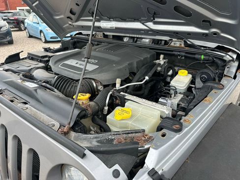 Used 2015 Jeep Wrangler Sport w/ Connectivity Group image 31