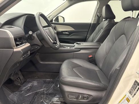 Used 2024 Toyota Grand Highlander Limited image 15