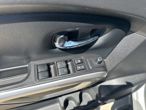 Used 2021 Nissan Titan SV w/ SV Convenience Package AWD/4WD image 19