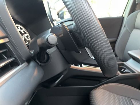 Used 2024 Mitsubishi Outlander ES image 29