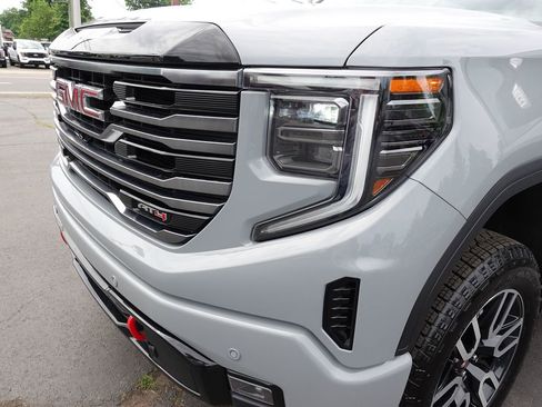 Used 2025 GMC Sierra 1500 AT4 w/ Technology Package AWD/4WD image 75