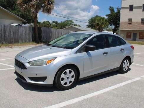 Used 2016 Ford Focus S FWD image 2