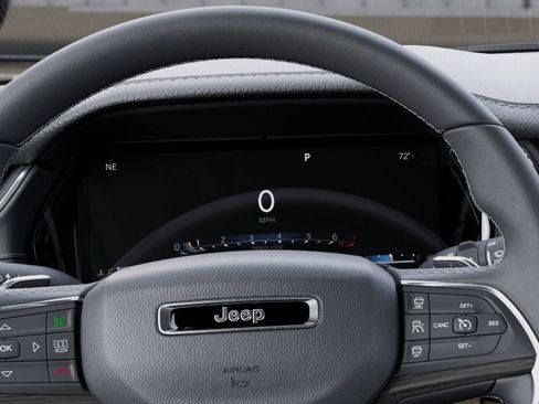 New 2026 Jeep Grand Cherokee Limited w/ Luxury Tech Group II image 17