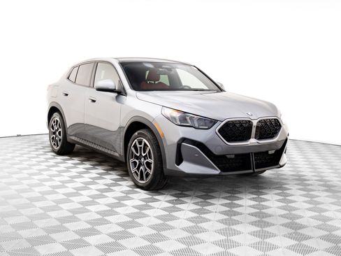 Certified 2025 BMW X2 xDrive28i w/ Premium Package image 7