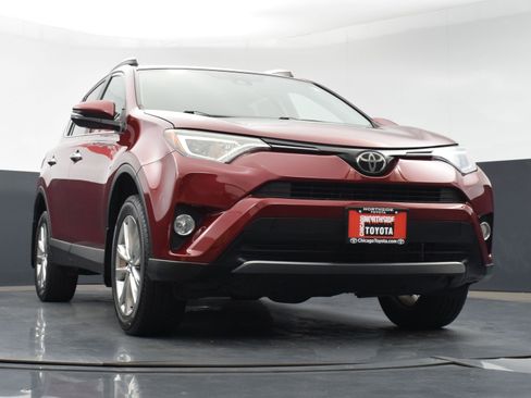 Used 2018 Toyota RAV4 Limited image 35