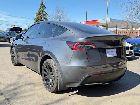 Used 2024 Tesla Model Y Long Range AWD/4WD image 8
