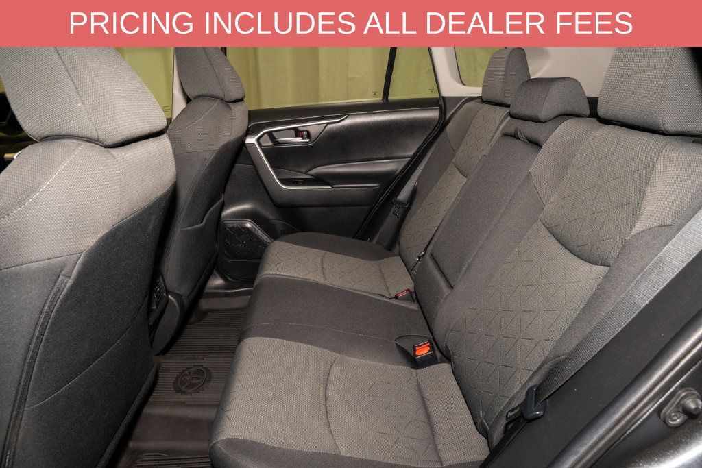 Used 2021 Toyota RAV4 XLE AWD/4WD image 8