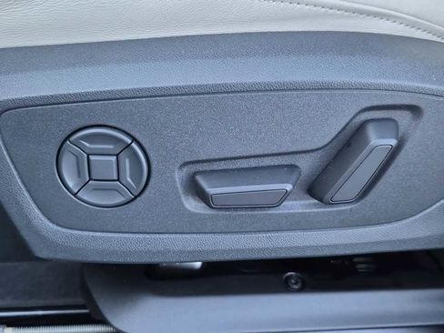 Certified 2025 Audi Q3 2.0T Premium w/ Convenience Package image 16