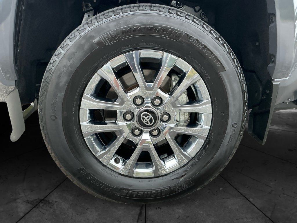 Used 2024 Toyota Tacoma Limited w/ Limited Package (LT) AWD/4WD image 15