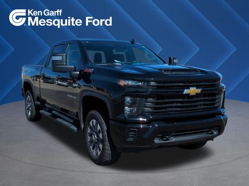 Used 2024 Chevrolet Silverado 2500 Custom w/ Custom Value Package AWD/4WD image 1