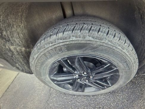 Used 2024 Chevrolet Trax ACTIV w/ Sunroof Package image 7