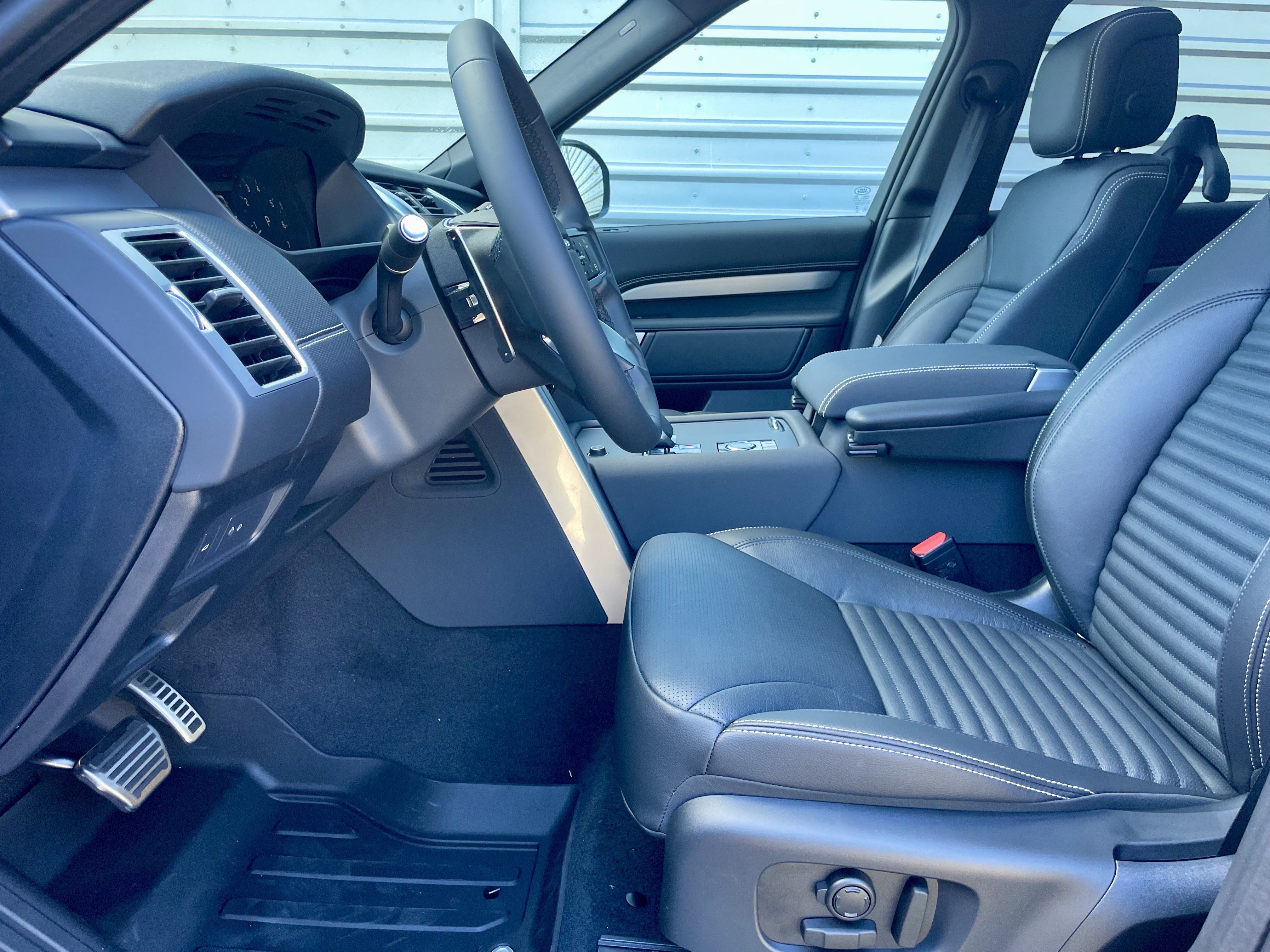 New 2026 Land Rover Discovery Dynamic SE AWD/4WD image 14