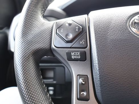 Used 2017 Toyota Tacoma TRD Sport w/ Premium & Technology Package AWD/4WD image 15