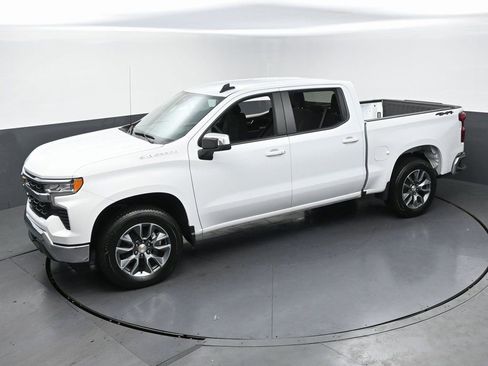 Used 2025 Chevrolet Silverado 1500 LT image 44