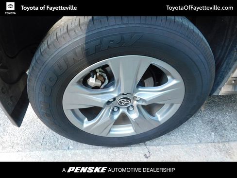 Used 2025 Toyota RAV4 LE AWD/4WD image 7